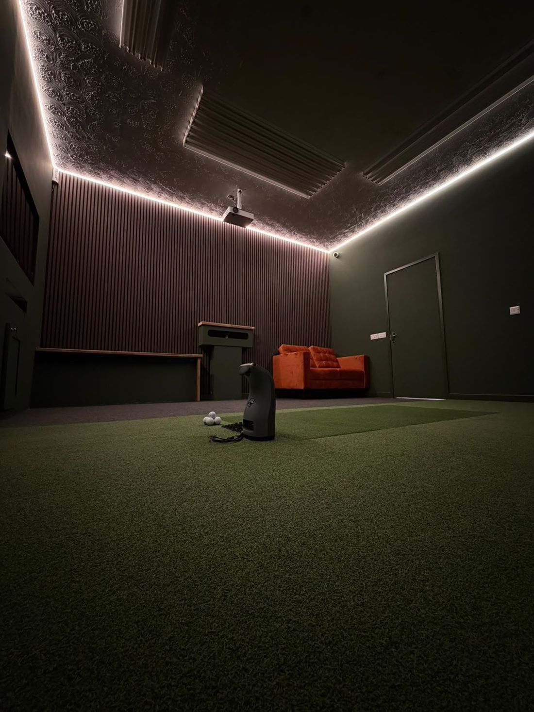 The TGM Golf simulator studio at Oakridge Golf Club
